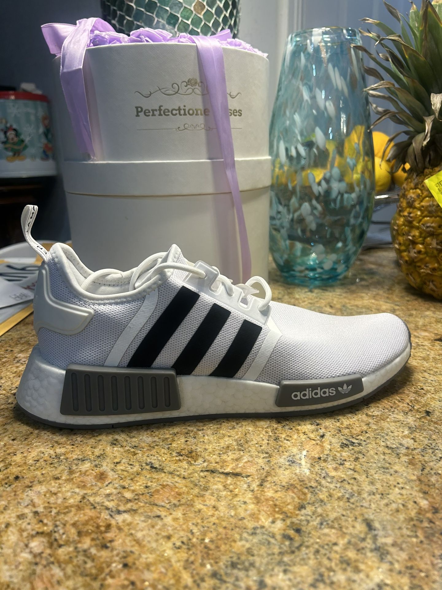 Adidas Brand New White /bk No Box Size10 Men