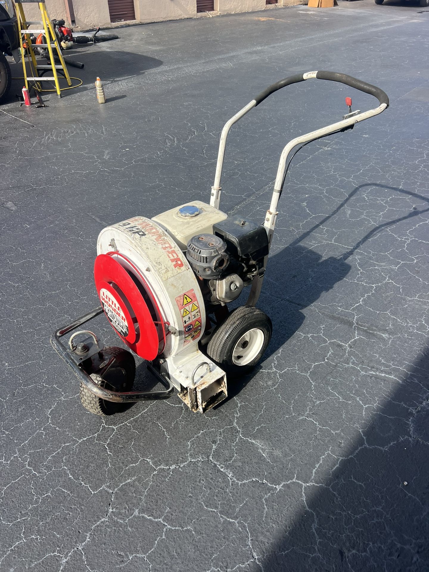 Leaf Blower