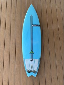 Pyzel Pyzalien II surfboard