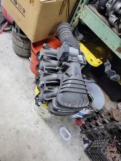 Ford F1 55.4 intake manifold and throttle body brand new take off