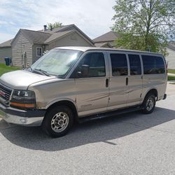 2500 GMC SAVANNAH 04