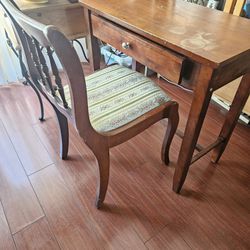 Vintage Chair & Table 