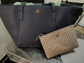 Tommy Hilfiger Tote Bag with Monogram Pouch