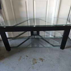 Tv Stand  42l by 22h $25 Covina 