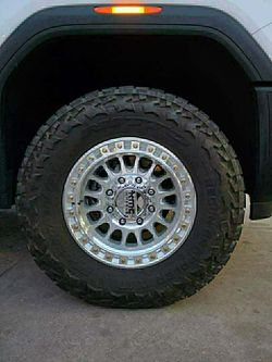18x9 KMC Rines Y Llantas 35/1250/18 Nitto 