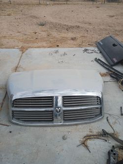 Partes Hood 2007 Dodge Ram 1500  in lake los Angeles east Palmdale