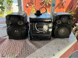 Unirex brand stereo and speakers