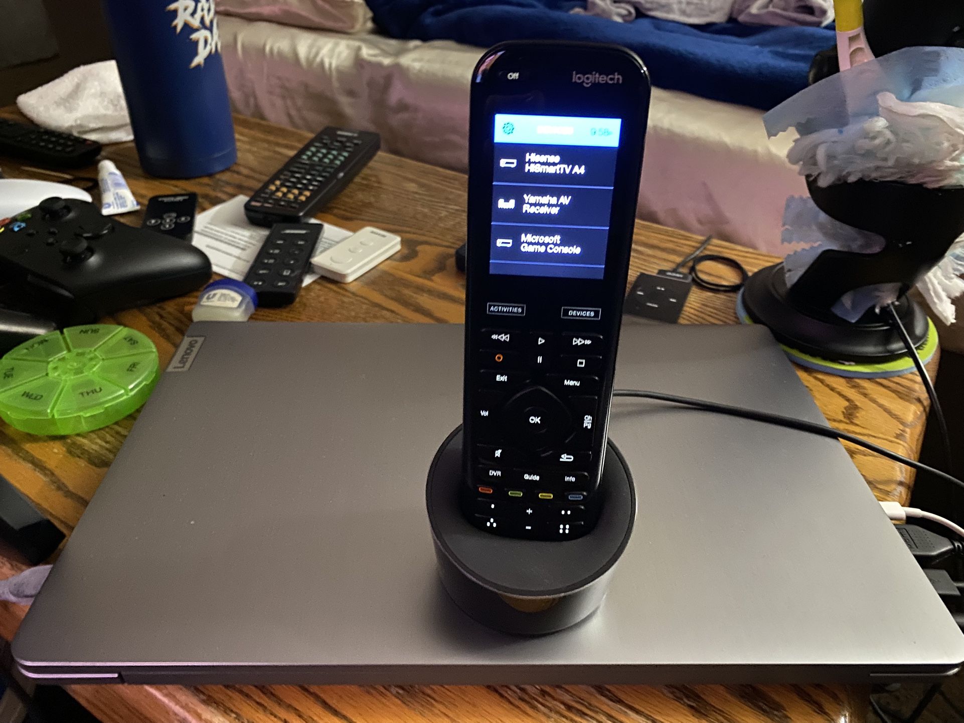 (Used) Logitech (Harmony) N-R0010 Universal Remote w/ Charging Bay