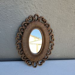 Vintage HOMCO DART #261 Oval Rattan Look Wall Decor Faux Wicker Mirror 9.5"x7"