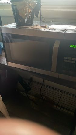 Black & Decker black and stainless steel microwave