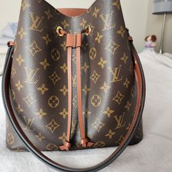 LV Original Nvr Full Canvas Purse for Sale in Mission, TX - OfferUp