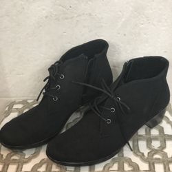 Naturalizer Boots... New... Never Worn... Size 9.5... Check Out My Other Offers Too