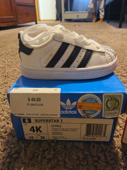 Adidas Superstar 4K