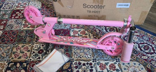 Scooter for Kids Ages 3-12 - Kids Kick Scooters with Led Light Up Wheels & 3 Levels Adjustable Handlebar,

Lightweight Foldable 2 Wheel Girly Pink Sco