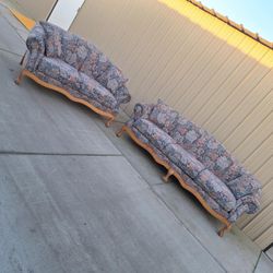 Sofa And Loveseat In Great Condition Like New 