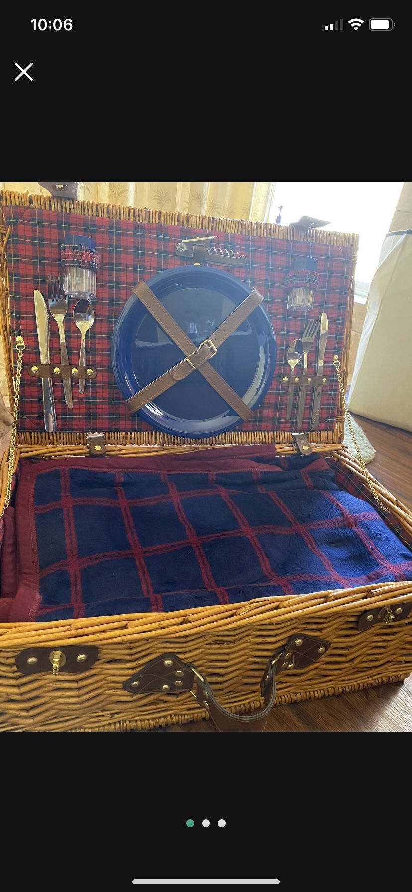 Large Vintage Picnic Basket, New Condition