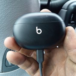 Beats By Dre Noise Cancelling Ear Buds 
