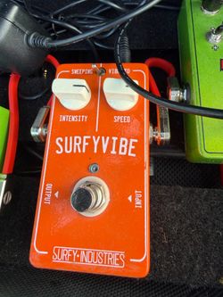 Surfy vibe pedal