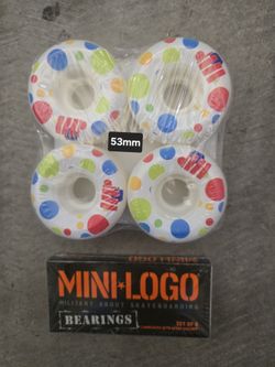 Graphic Embrace 80s Skateboard wheels  and bearings