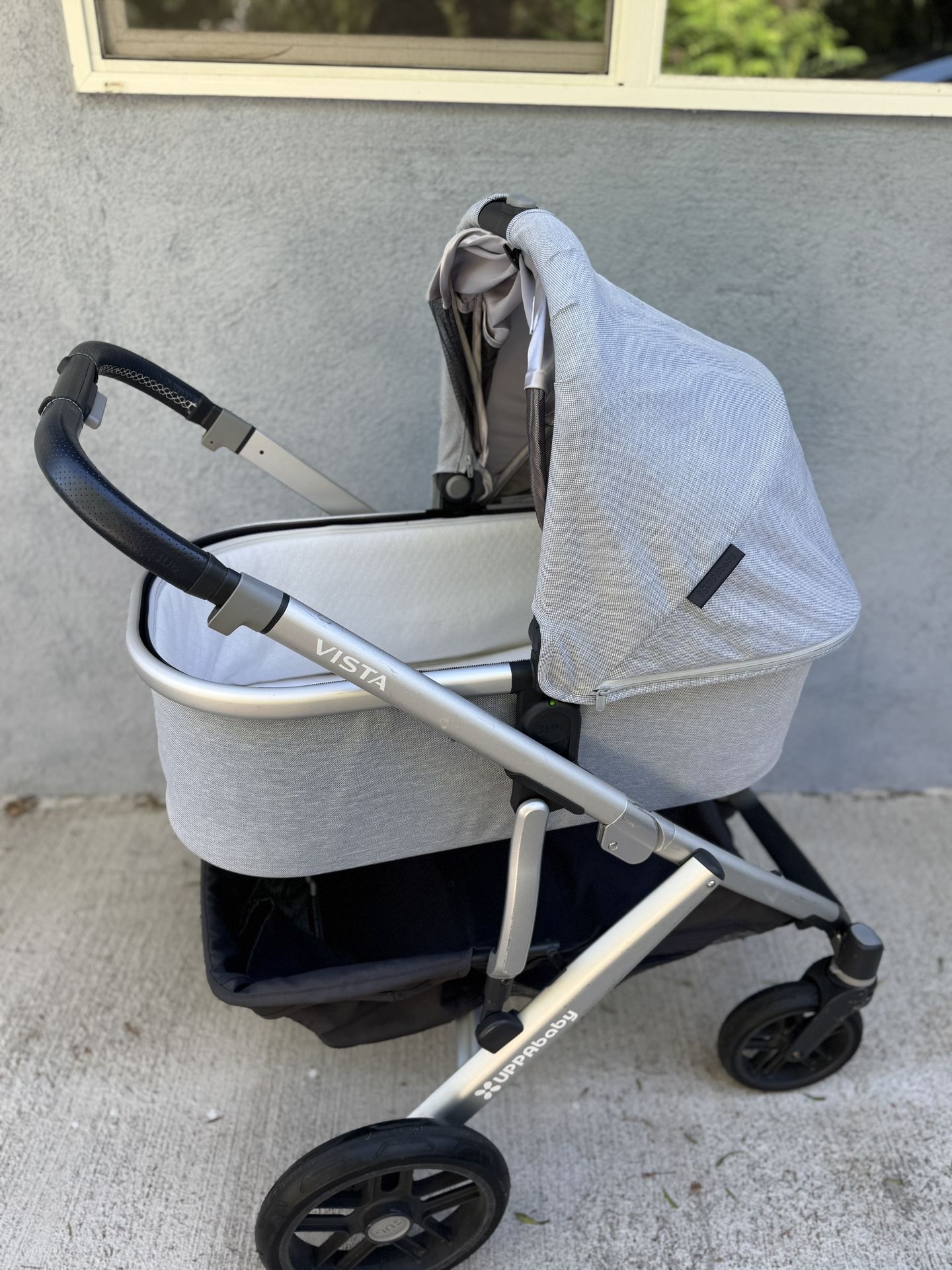 Uppababy Vista V2 Stroller And Bassinet