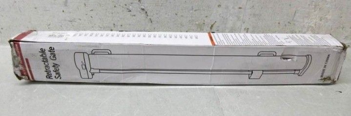 Retractable safety gate,