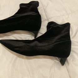 Zara Black Velvet Size 7 Pointed Toe Ankle Boot
