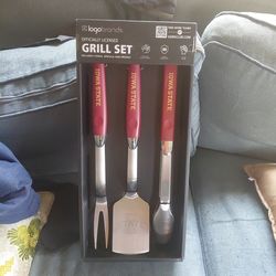 ISU grill set never used