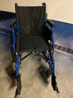 Folding Wheelchair with Footrests