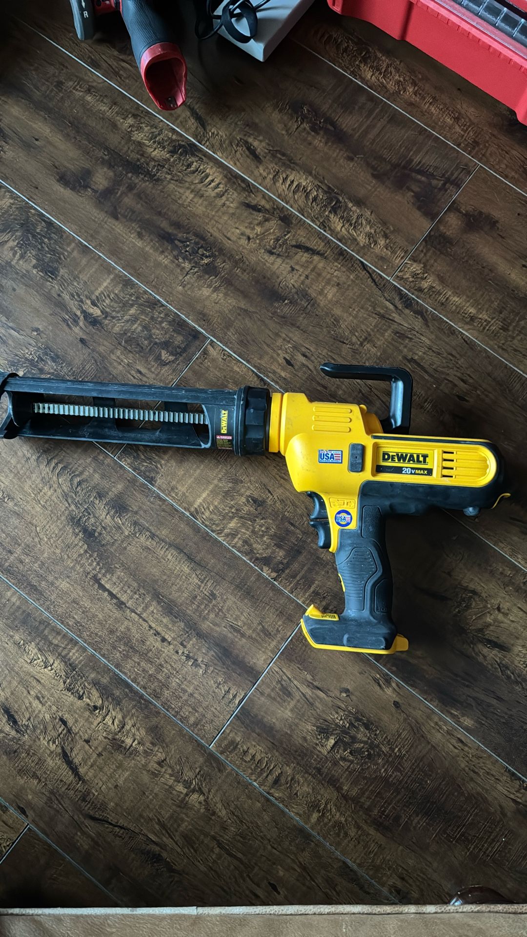Dewalt Caulking Gun