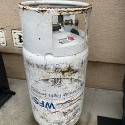 Propane Tank (completely full)
