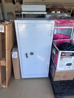 Eagle safe combo safe