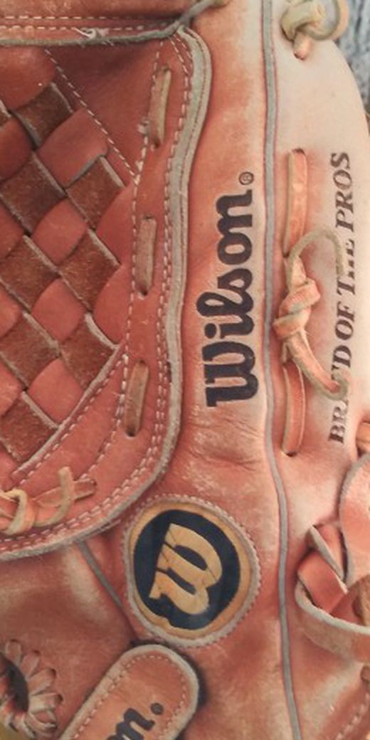Wilson A2331 Leather Baseball Gloves.