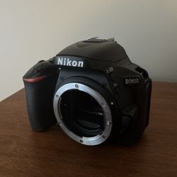 Nikon D5600 Camera