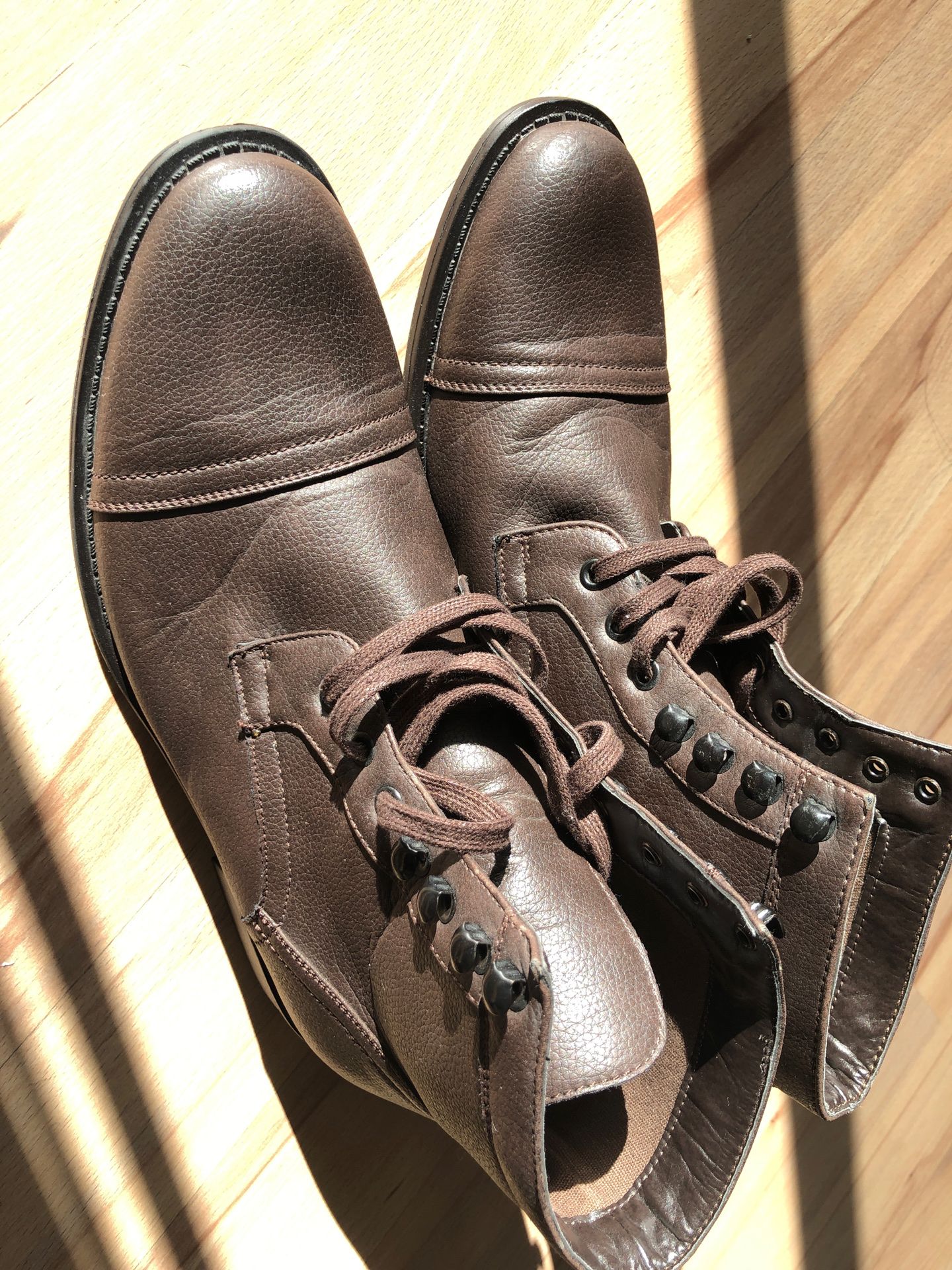 Boots (unlisted by Kenneth Cole) sz 10