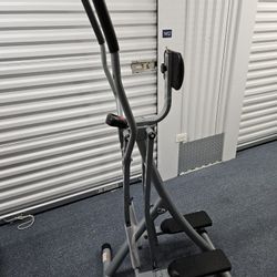 lliptical Trainers
Air Walk Trainer Glider Exercise Machine