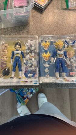 S.H. Figuarts Vegeta & Super Saiyan Vegeta Figures