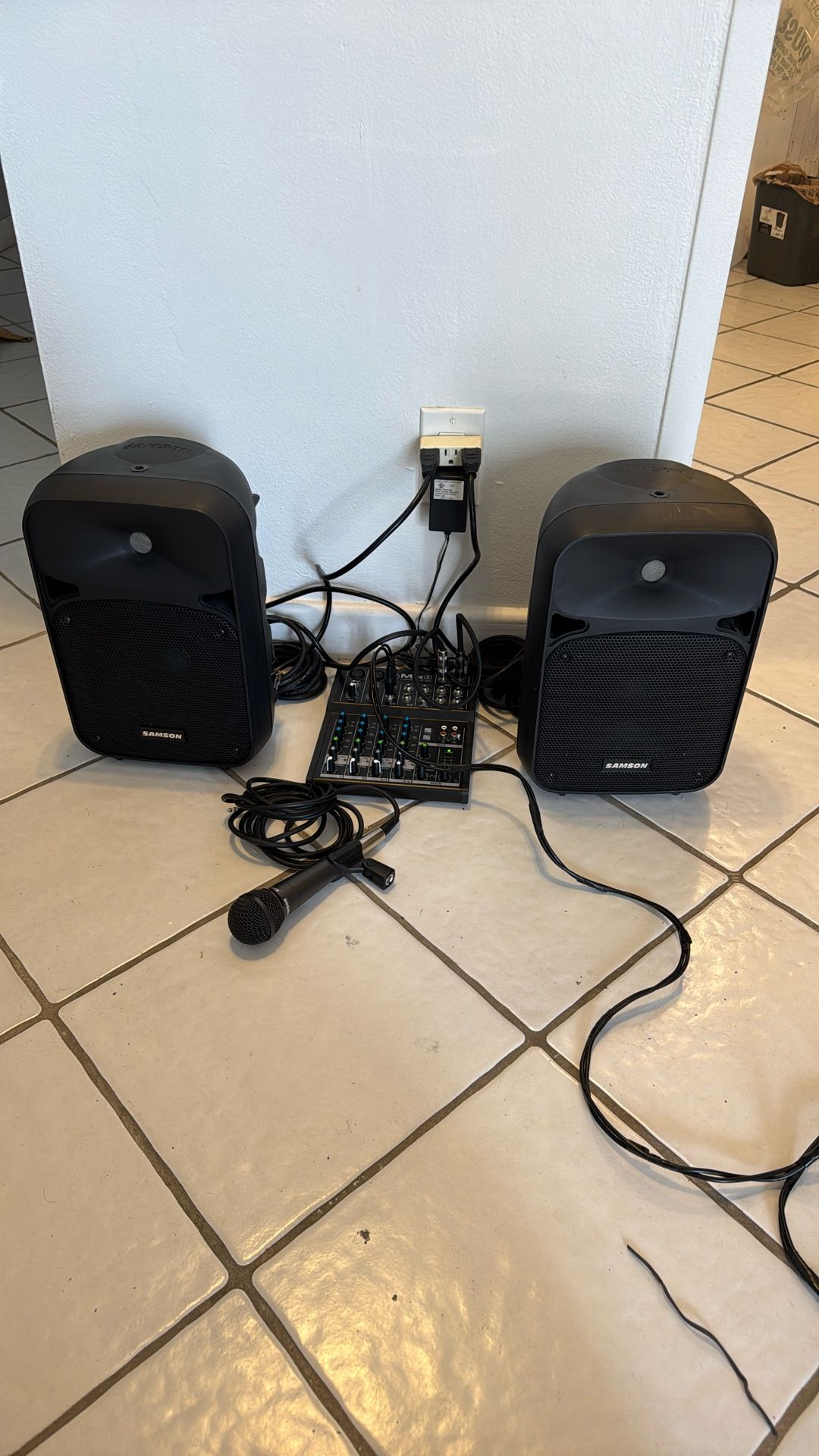 Audio 200 W Powered Speaker Set Samson Auro D 208