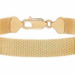 Woman's gold bracelet