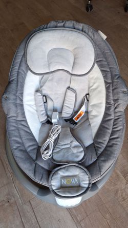 Joolbaby Nova Baby Swinging Chair/+ Breast feeding pillow