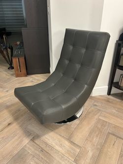 Sloped Swivel Lounger