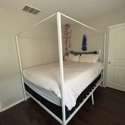 Canopy Bed Frame(Queen)