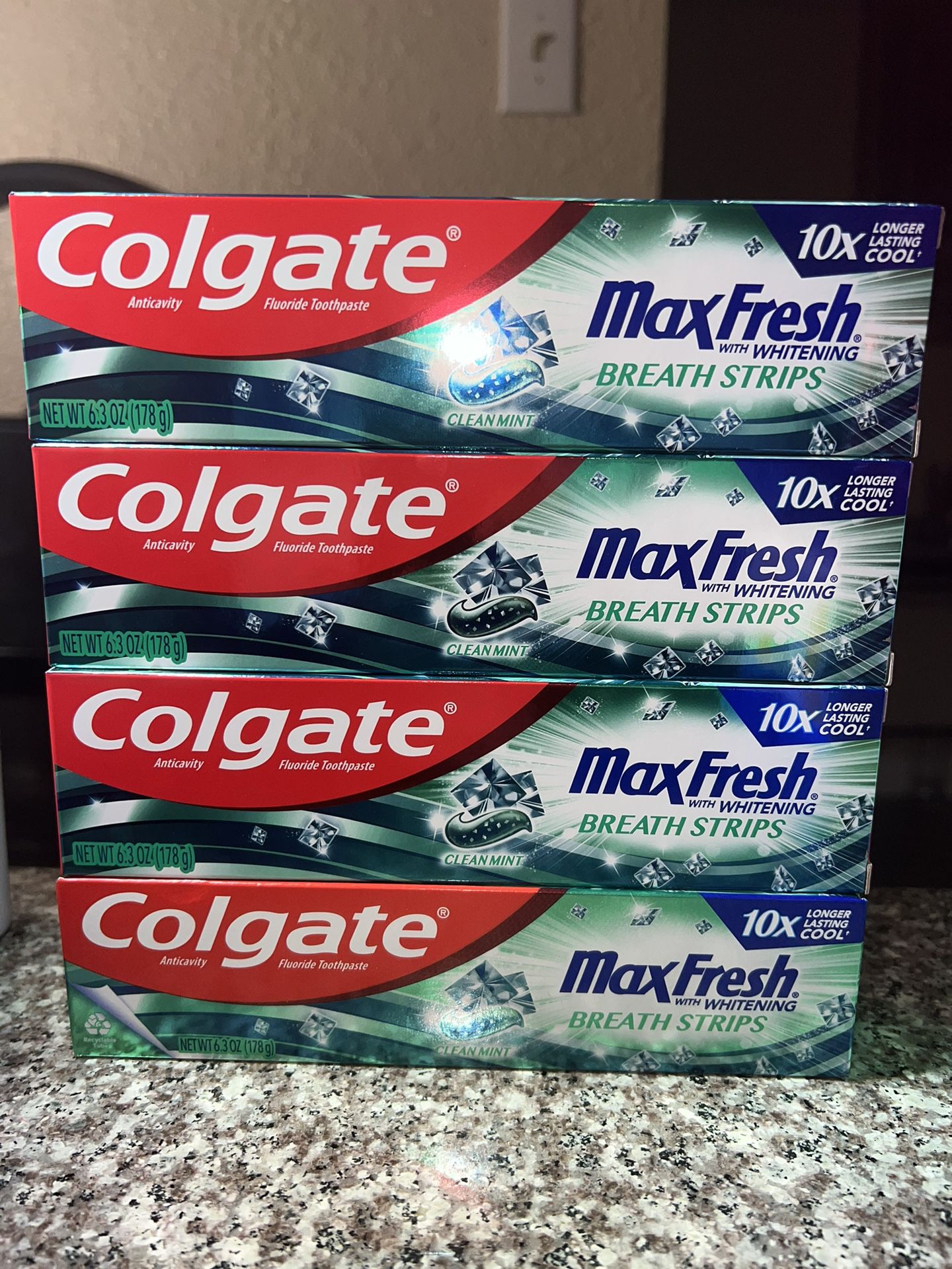 Colgate Max Fresh Breathe Stripe Toothpaste Set 