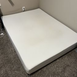 Zinus Queen Size Mattress