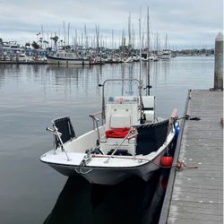 17’ Center Console Boat