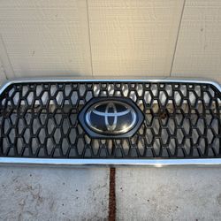 Toyota front grille OEM