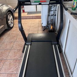 NordicTrack E3800 Treadmill