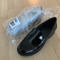 New Women's Dress Shoes size 8 by Old Navy