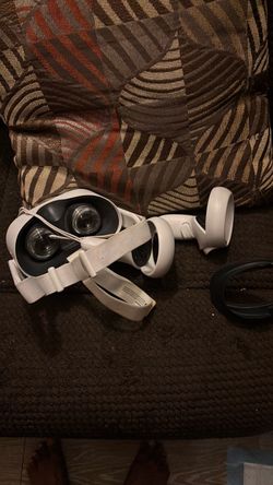 Meta Quest 2 VR Headset with Controller