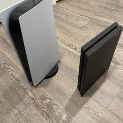 PlayStation 5 & PlayStation 4