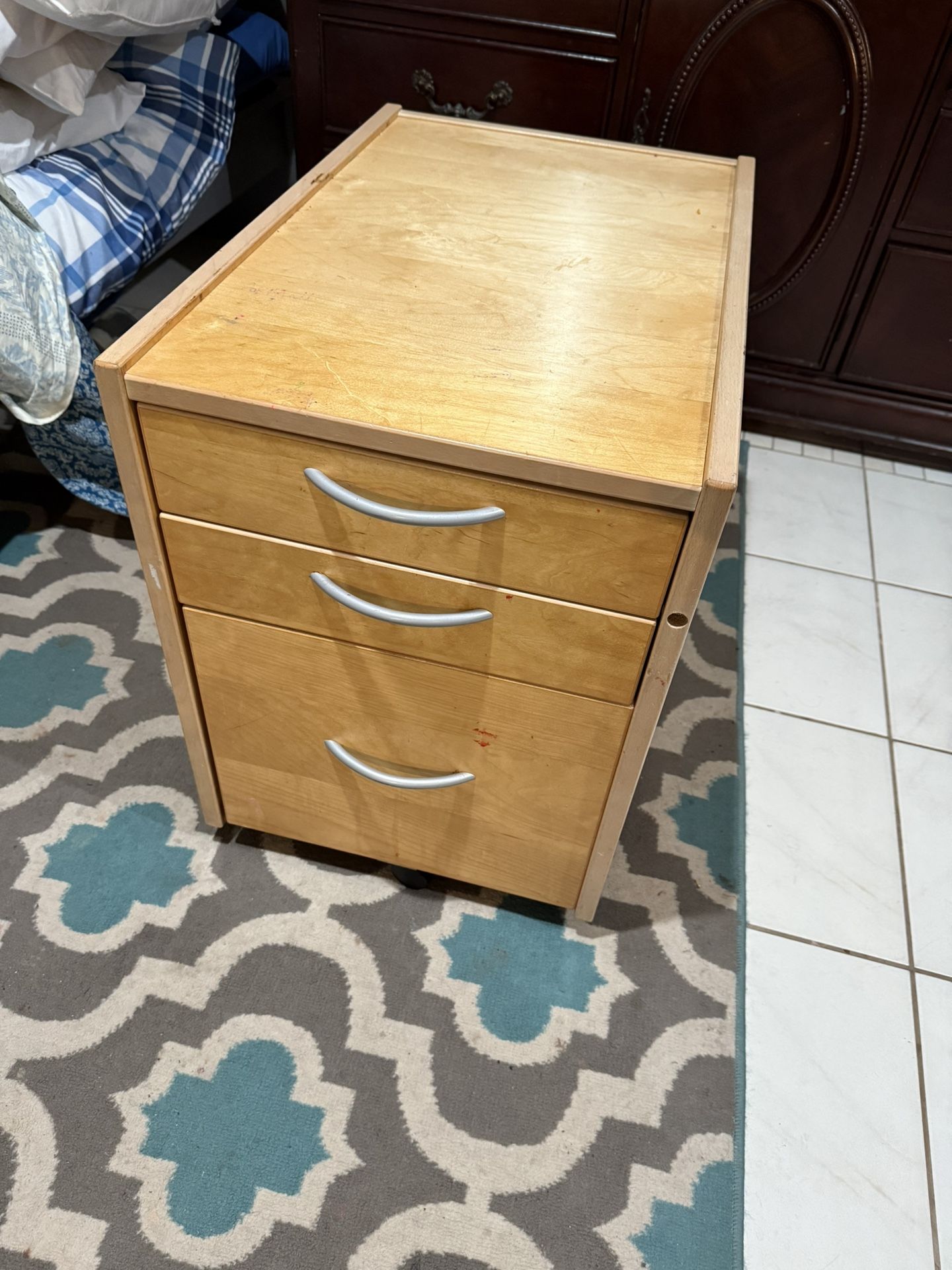 Small Drawer Cabinet/Nightstand